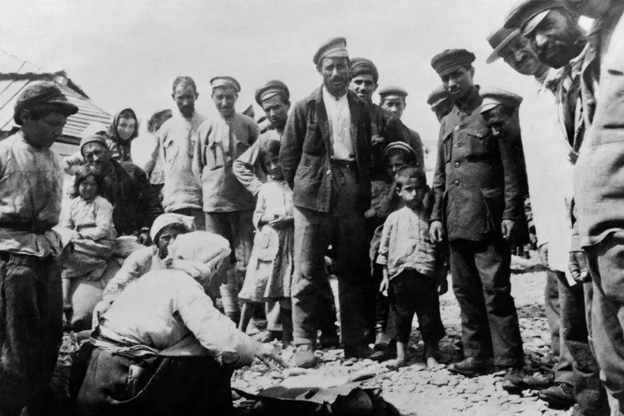 Armenian refugees at Novorossiysk, 1920?w=200&h=150